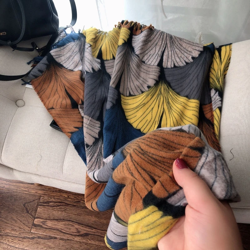 Модный женский длинный зимний шарф с принтом листьев, универсальные шали и деформации, женские теплые мягкие шарфы на шею