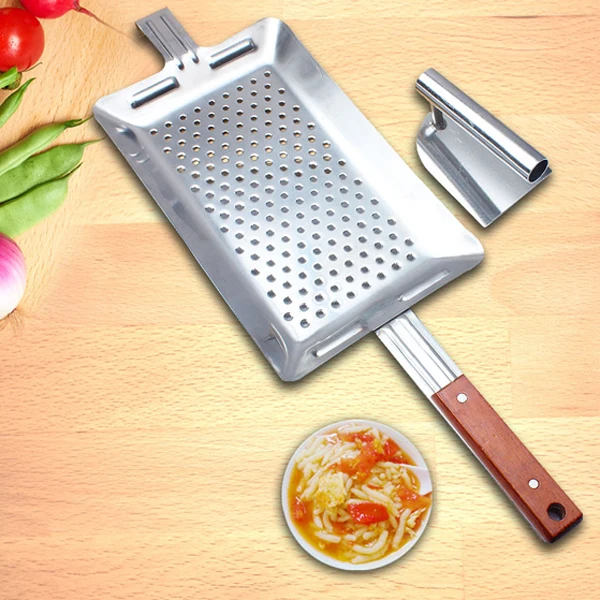 Chinese handmade noodles tool kitchen stainless steel spaetzle maker hand-held dough presser