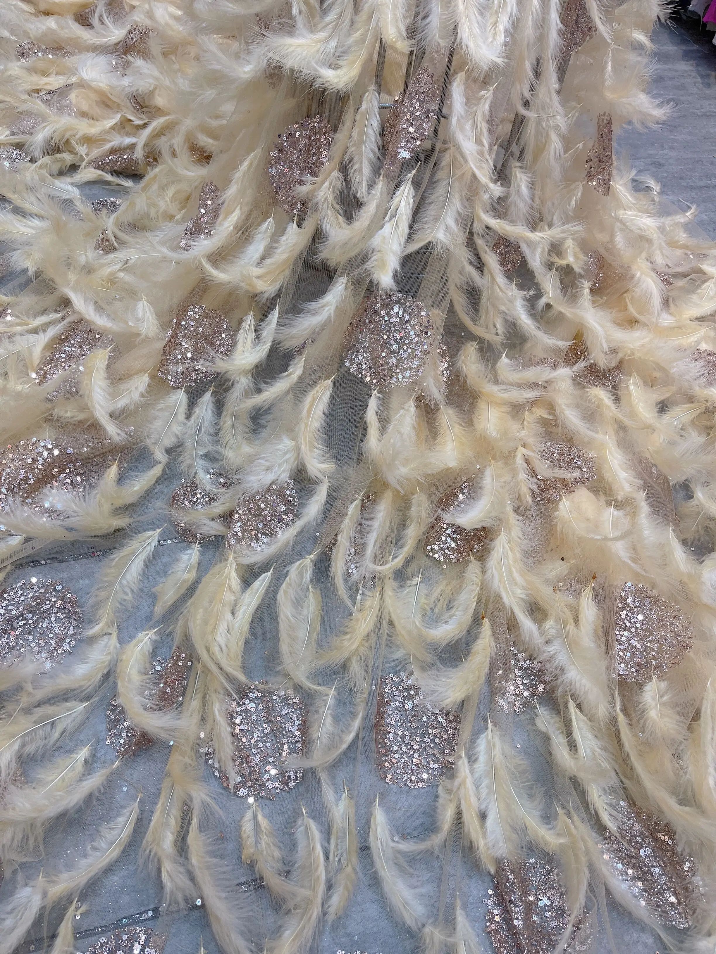 

Французская кружевная ткань для платья, новейшее нигерийское Тюлевое кружево с блестками и перьями S-888685, Высококачественная африканская кружевная ткань