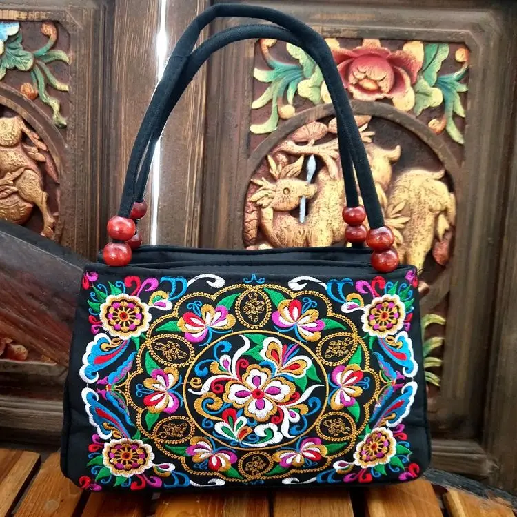 New Fashion Embroidery Women Small handbags National Floral Embroidered Lady Top-handle bags Single-layer Beading Falp Carrier