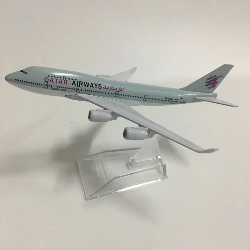 qatar airways diecast model