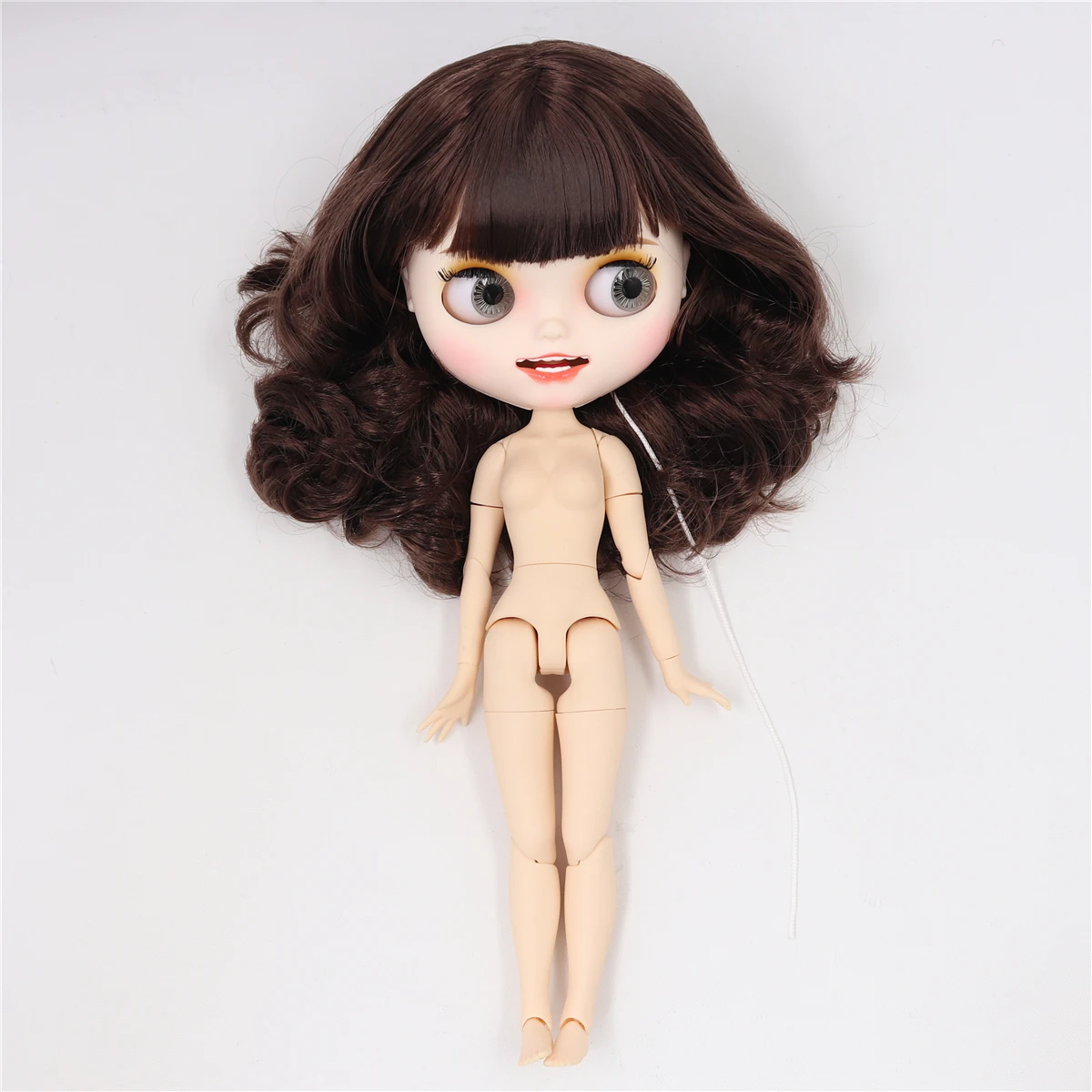 Neo Blythe Pop met bruin haar, witte huid, mat lachend gezicht en Custom Gezamenlijk lichaam 1