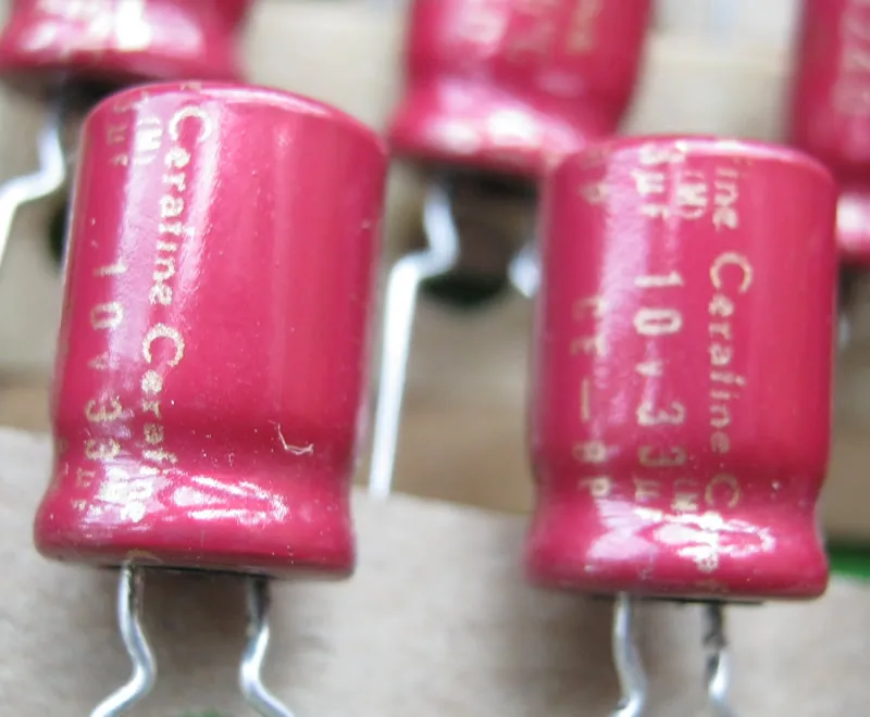 

20pcs New Japan ELNA gold red 33UF10v cerafine BP series of non-polar capacitors free shipping