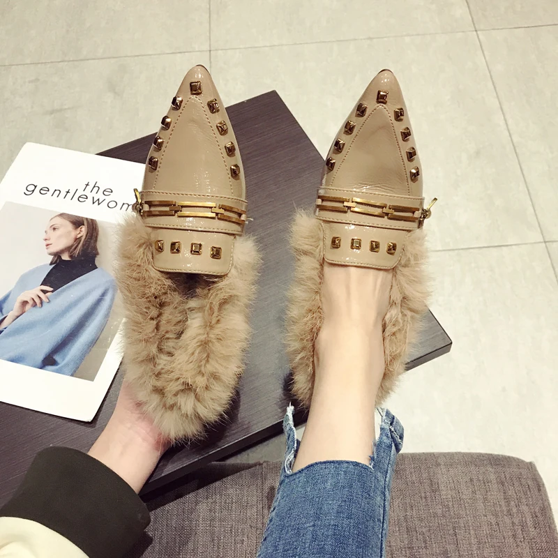 XGRAVITY Autumn Winter Fur Ladies Fashion Flat Shoes Rivets Design Women Warm SHoes Elegant Pointed Toe Lady Shoes Flats