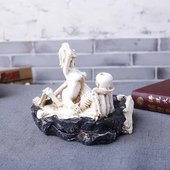 

Resin Ashtrays Halloween Creative Skull Cigarettes Ash Tray Ashtray Car Decoration Home Gifts Business Boyfriend Gift
