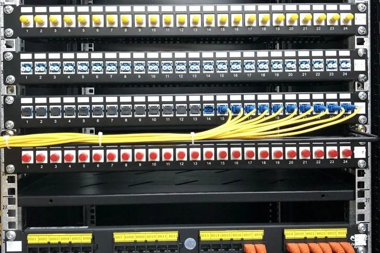 LC 듀플렉스 스트레이트 스루 파이버 패치 패널, Sc LC 어댑터, 분배 프레임 파이버 키스톤 잭, 1U 19 인치 24 포트