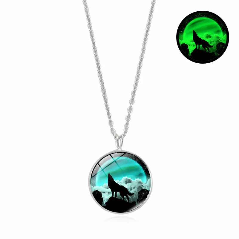 Ожерелье с подвеской светящееся в темноте| |