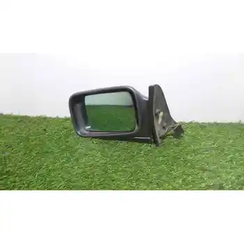 

60140 Right rearview Bmw 3 Series Saloon (e30)