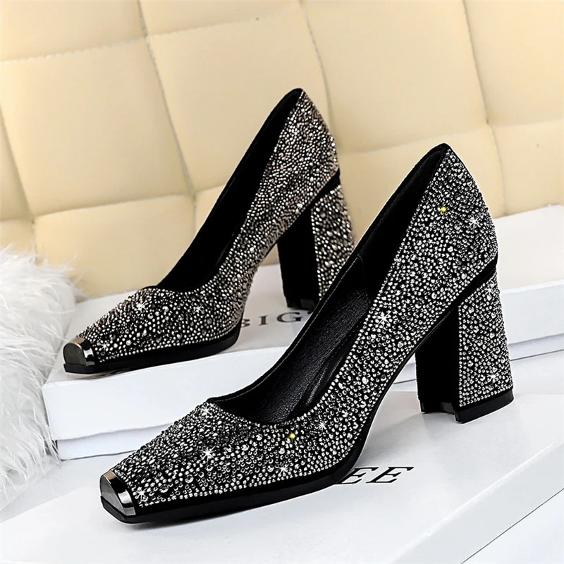 

2020 New Luxury Women Glitter Crystal Thick High Heels Pumps Designer Square Toe Black Red Gold Block Exotic Heels Zapatos Mujer