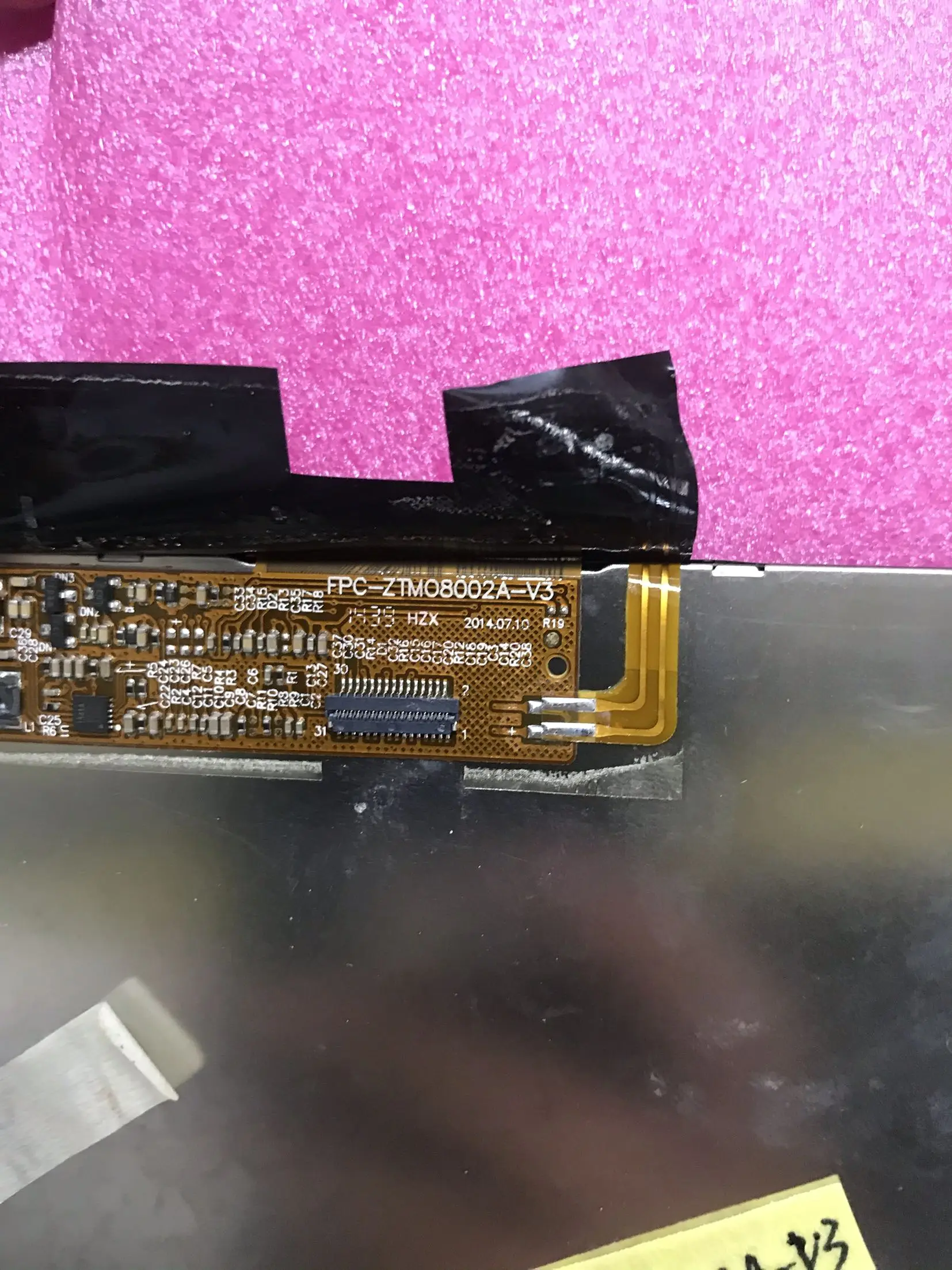 º ǻ LCD ÷ ȭ鿡   FPC-ZTM08002A-V3