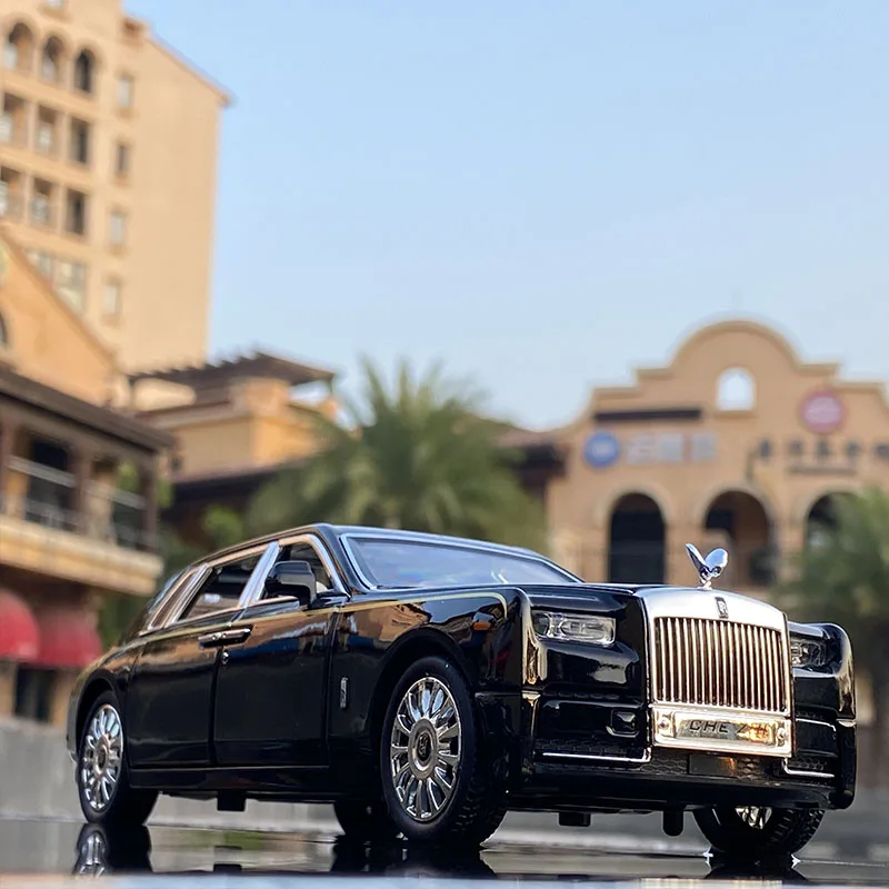 Модель автомобиля Rolls-Royce Phantom из сплава 1:24 Литые и игрушечные транспортные