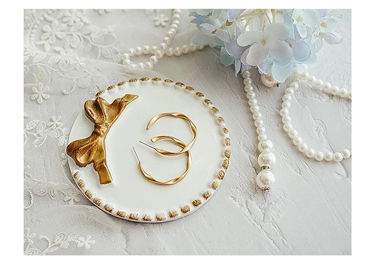 Description Picture 4 of itemCeramic Plate Dish Creator Photography Backgrounds Photo Studio Accessories Popular Jewelry Necklace Earrings Shoot Photo Props