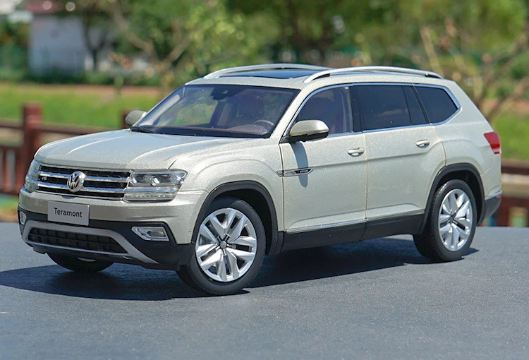 1/18 SAIC Volkswagen Teramont X оранжевый литой под давлением модель автомобиля SUV с небольшим подарком