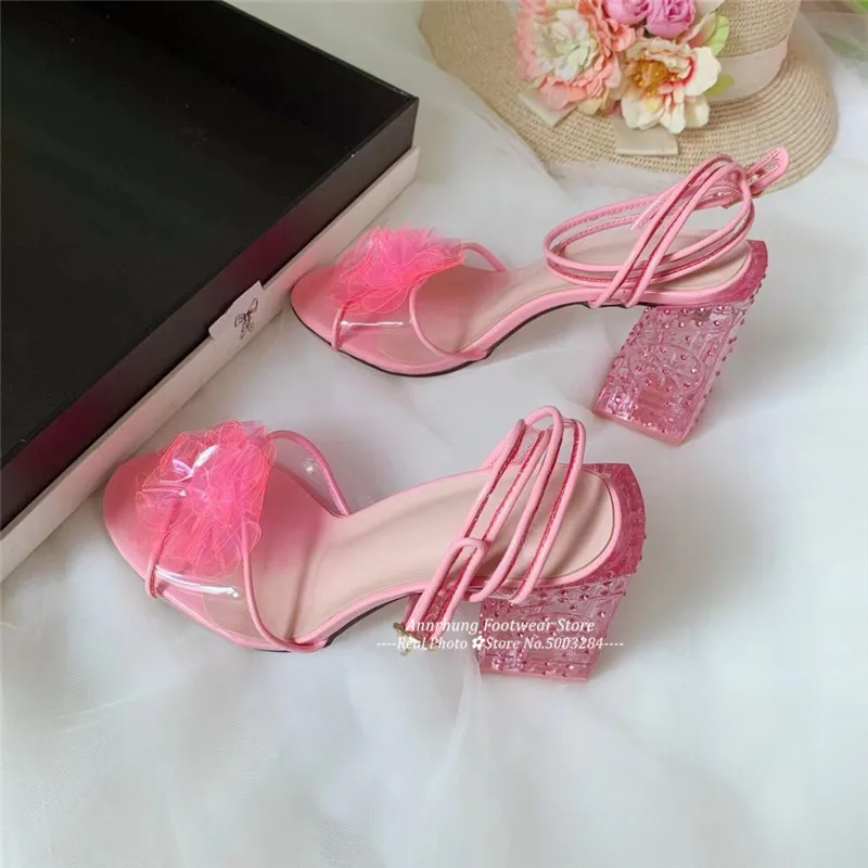 Новейшие прозрачные цветные сандалии; Женская милая обувь с цветочным рисунком из ПВХ; обувь с открытым носком; прозрачные ажурные туфли на высоком каблуке; ПВХ ярких цветов; Sandalias