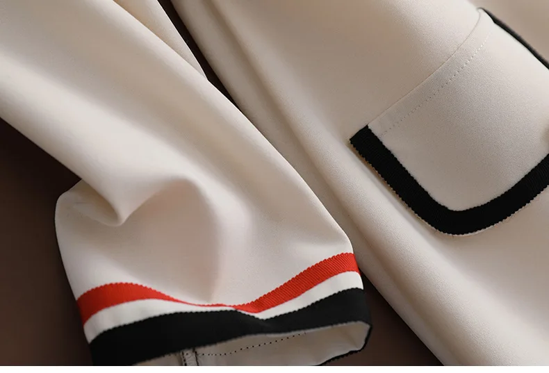 12332467018_2138083848