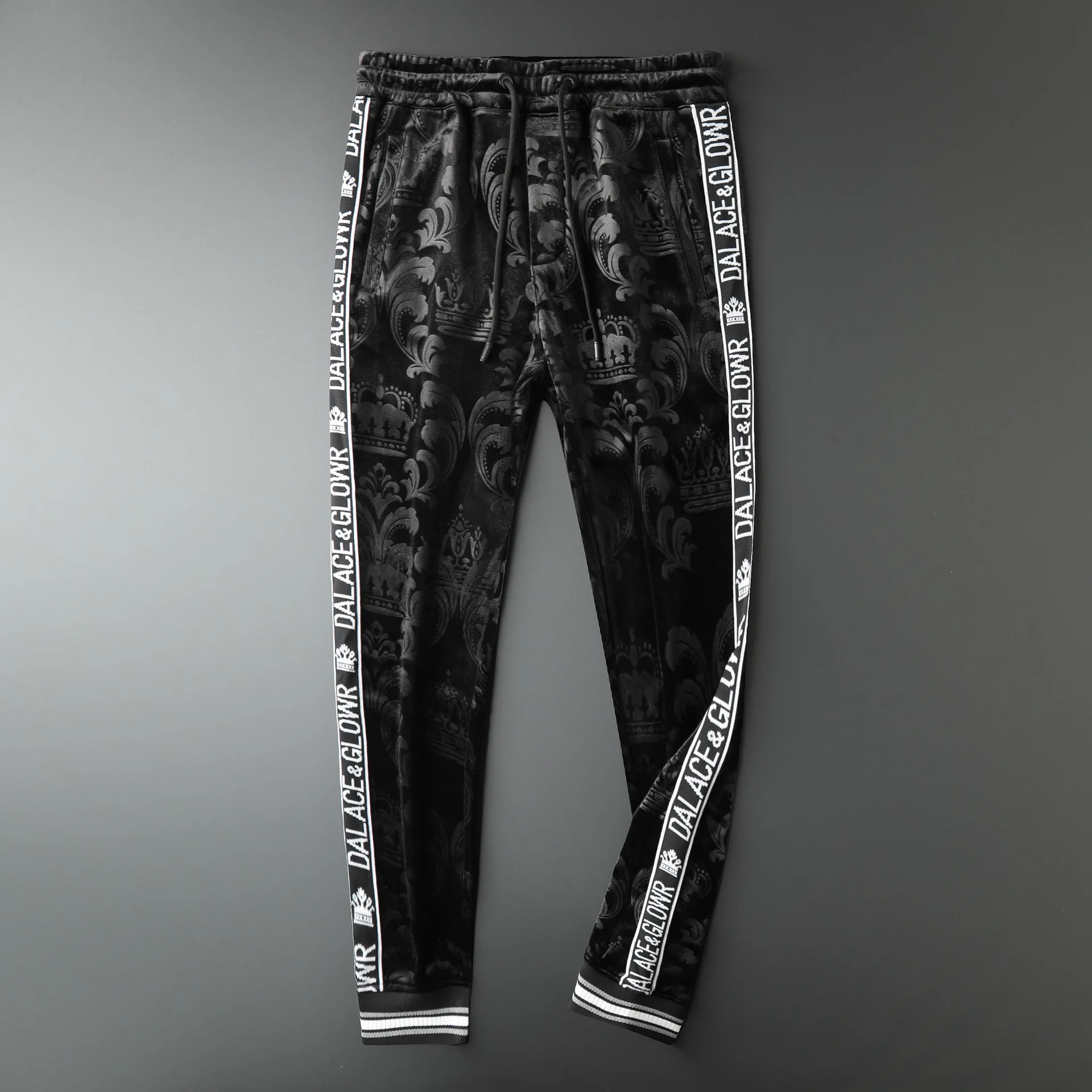 2019 Winter Mens Jogger Pants Crown Printed New Brand Drawstring Sports Pants Black High Fashion Designer Joggers Pantalon Homme 2019 Winter Mens Jogger Pants Crown Printed New Brand Drawstring Sports Pants Black High Fashion Designer Joggers Pantalon Homme