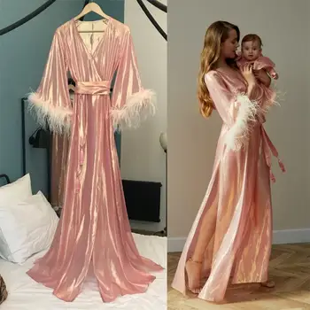 

2020 Pink Night Robe Long Sleeve Feathers Party Sleepwear Custom Made Luxury Nightgowns Robes with Belt