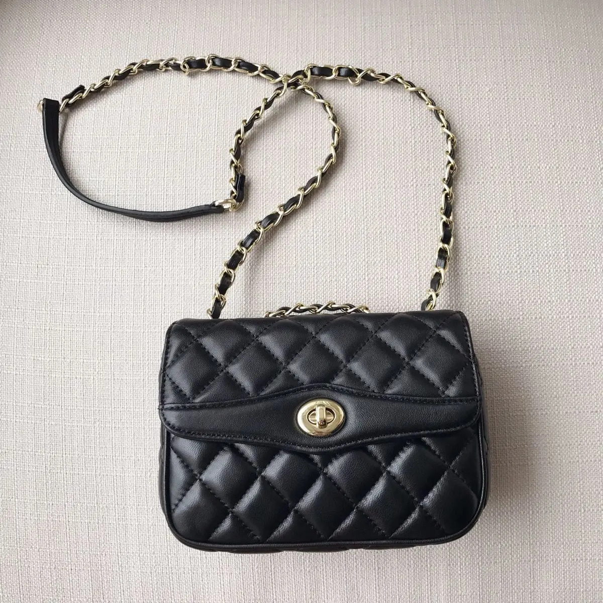 Black SHEEPSKIN LEATHER RHOMBUS CHAIN BAG NEW STYLE SATCHEL SMALL FRAGRANT BREEZE LEISURE SINGLE SHOULDER BAG LADIES HANDBAGS - Color: Black
