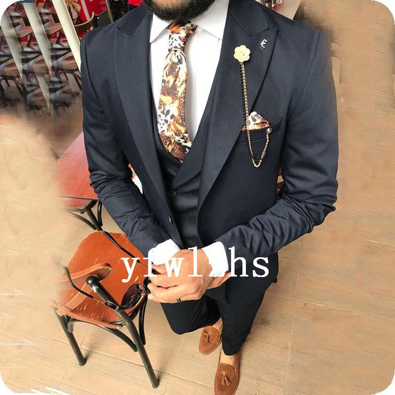 

Handsome Groomsmen Peak Lapel Groom Tuxedos Mens Wedding Dress Man Jacket Blazer Prom Dinner (Jacket+Pants+Tie+Vest) A608