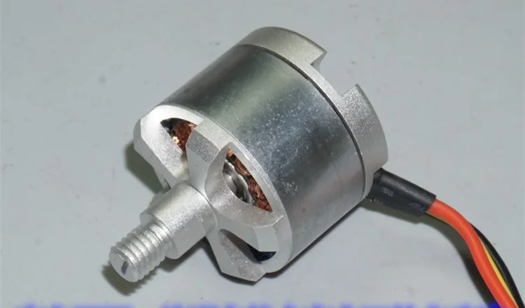 2212 бесщеточный двигатель cw/ccw 820kv /960kv мотор с винтом пропеллера для квадрокоптера