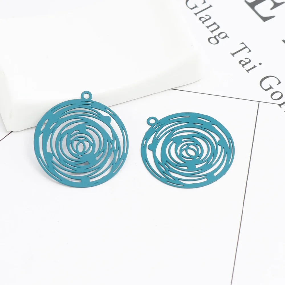 DoreenBeads модные медные Подвески Подвеска красочные красные круглые Филигранное тиснение для самодельных ювелирных изделий 29 мм x 26 мм, 10 шт