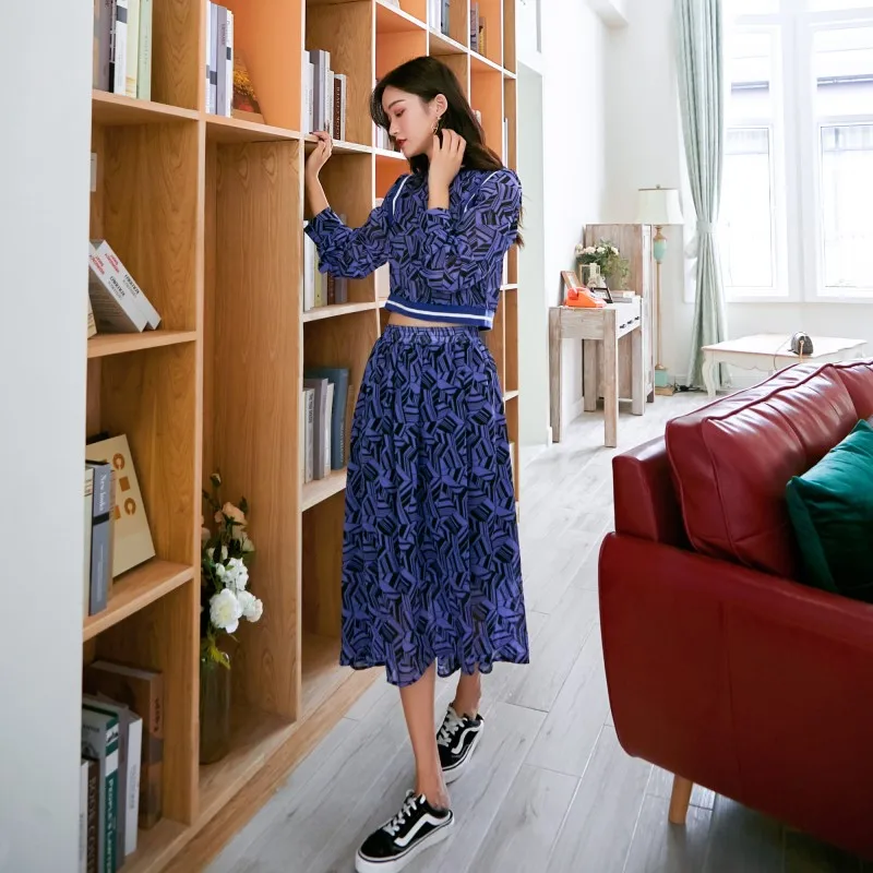 

New Fashion Women Geometric Print 2 Piece Set Long Sleeve Cropped Top and Elastic Waist Skirt Female Casual Skirt Suit