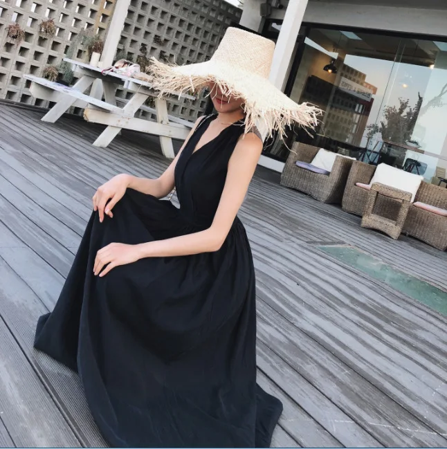 

2018 Women's New Style Camisole V-neck Dress Black And White with Pattern Sexy Backless Beach Skirt Seaside Holiday Long Skirts