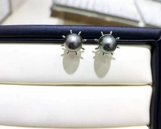 charming 9-10mm tahitian round black green pearl earring 18k