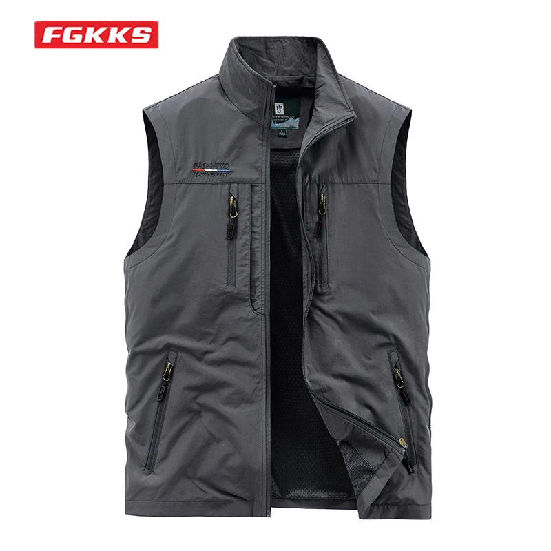 FGKKS Men's Leisure Vest Jacket Solid Color Tooling Style Waistcoat Thin Fishing Hiking Multi-Pocket Casual Loose Vest for Men