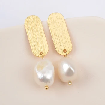

BOROSA Korean Pearl Dangle Earrings Trendy Natural Irregular Pearl Drop Earring in Gold Baroque Long Earring for Women HD0188