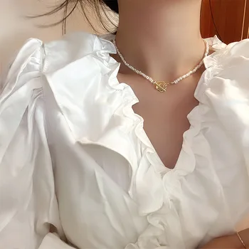 

SRCOI Hollow Metal Small Flowers Irregular Natural Freshwater Pearl Necklace Simple Clavicle Chain Toggle Clasp Women Jewelry