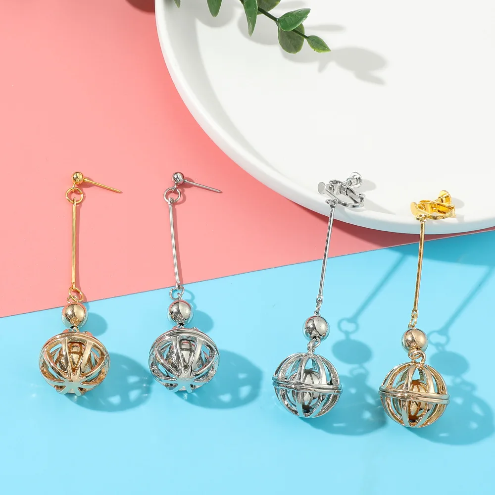 Anime Tokyo Revengers Kazutora Hanemiya Earrings Hollow Ball Pendant Drop Cosplay Jewelry Accessories dangle earrings,drop earrings,pendant earrings,long earrings