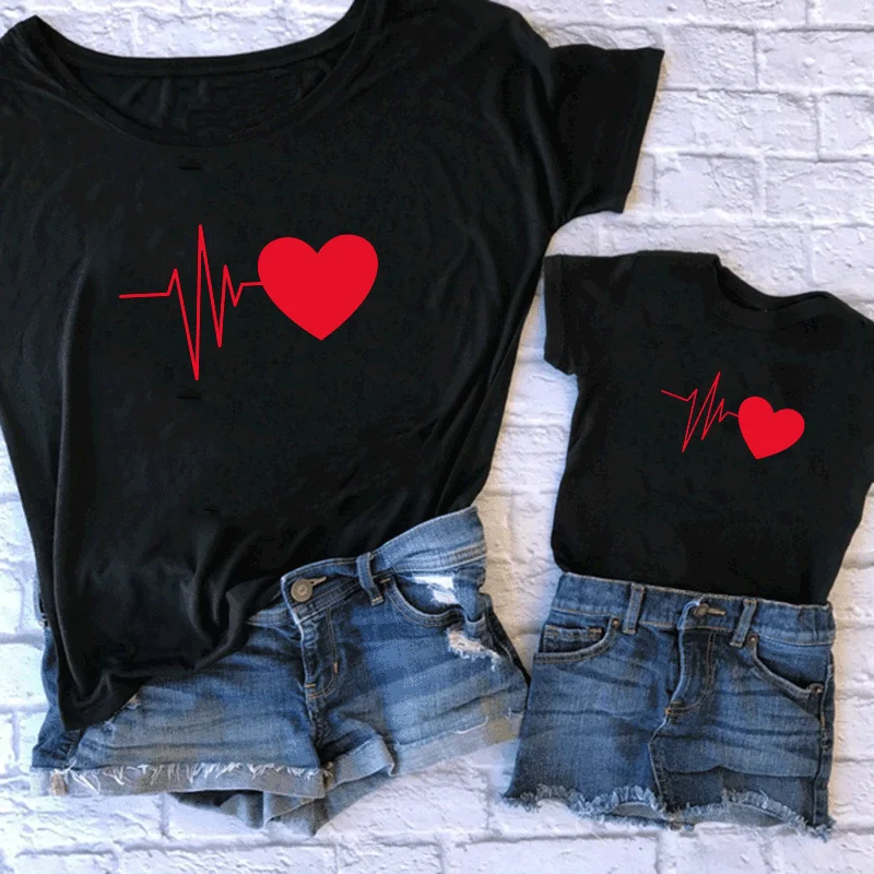 La famille qui prie ensemble reste ensemble chrétien T-Shirt