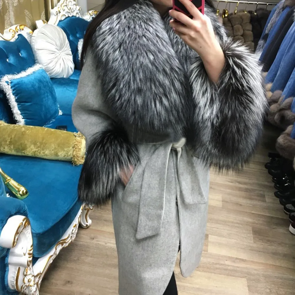 Женское меховое пальто с воротником и рукавами однотонное зимнее из