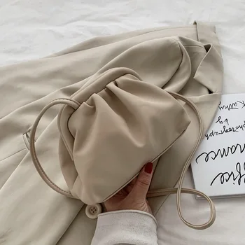 

Net red small bag female bag 2020 popular new trendy fashion shoulder messenger bag wild small bag