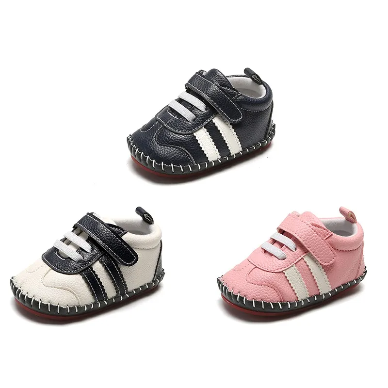 Кроссовки для новорожденных мальчиков от 0 до 12 месяцев; модные детские мокасины из искусственной кожи; обувь для маленьких девочек на мягкой подошве