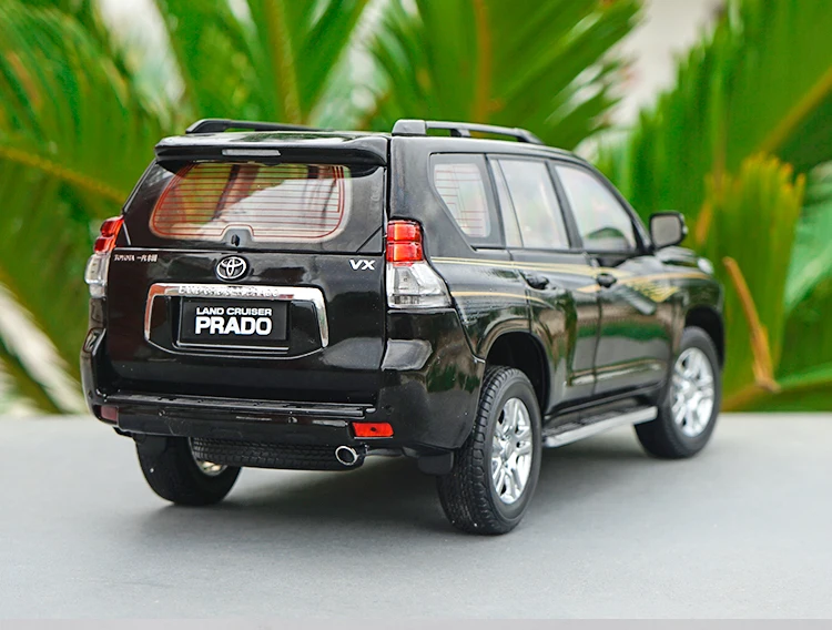 1:18 Toyota PRADO литая под давлением Модель автомобиля игрушки Металлическая Модель автомобиля оригинальная коробка
