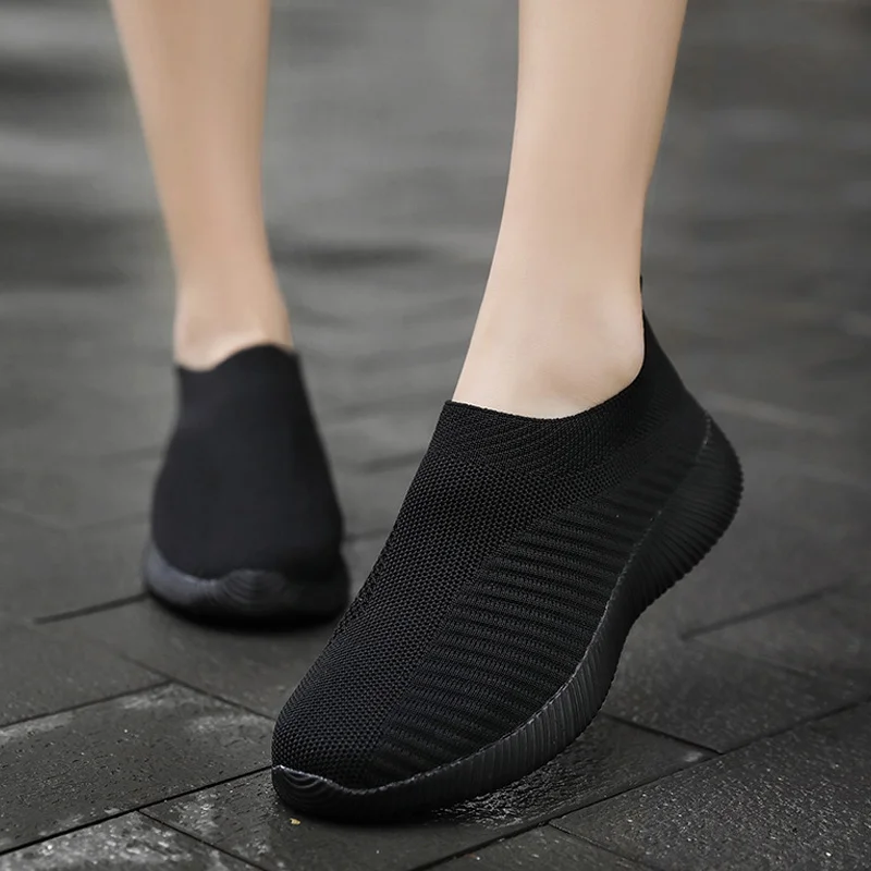 Women Comfy Slip-on Knitting Sneakers Breathable Mesh Platform Walking Shoes for Summer BHD2 - Цвет: black