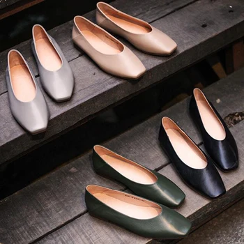 

2020 Women Low-heeled 3cm Middle-aged Mother's Single Shoes Leather New Spring And Autumn Shallow Round Head Comforta Large size