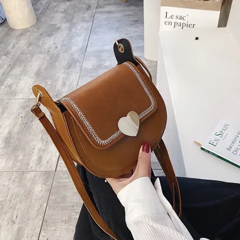 

High sense super fire small bag female messenger bag student wild ins love lock buckle new matte foreign style compact