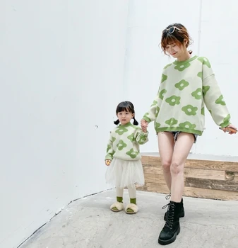 

2020 New Parent-child Outfit Children's girl sweater flower-free pullover sweater 090109