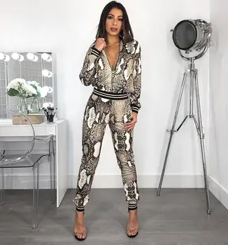 

The new fall 2020 women's wear includes a two-piece python print suit, a two-piece long sleeve suit and a two-piece pencil pants