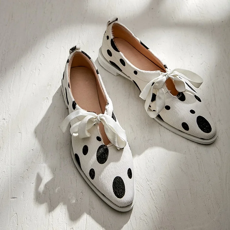 

Big Size 43 Soft Horsehair Pointed Toe Women Flats Polka Dot Women Shoe Flat Heel Lace-Up Spring Autumn Casual Loafer Shoes