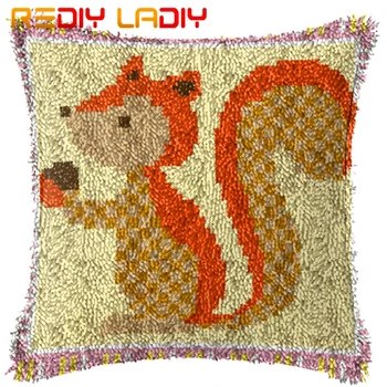 

Latch Hook Cushion Cartoon Squirrel Pillow Case Printed Color Canvas Acrylic Yarn Latched Hook Pillow Crochet Cushion Cover Kits