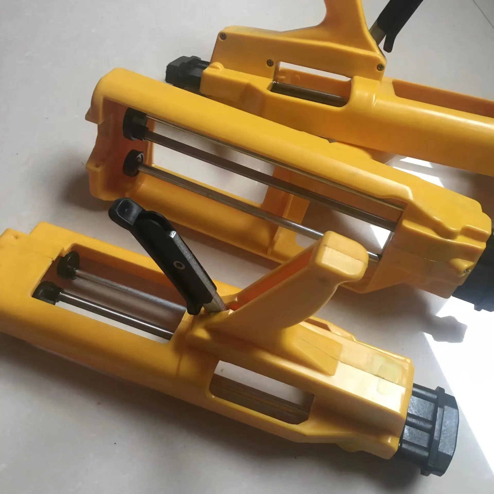 

Broad zhi jin jiao qiang Double-Tube Glue Gun Seam Beauty Agent Glue Gun 450ml2: 1 400ml3: 1 360ml5: 1