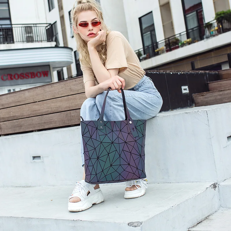 New Set Crossbody Bags For Women 2019 Fashion Luminous Handbag Lady Shopping Hand bags Holographic geometric Purses and Handbags