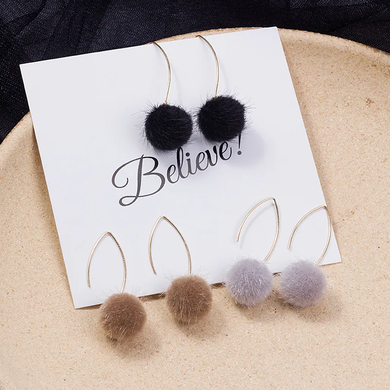 

Korean Fashion Plush Ball Earrings for Women Gold Color Drop Earrings Statement Wedding Jewelry 2019 New Female Bijoux