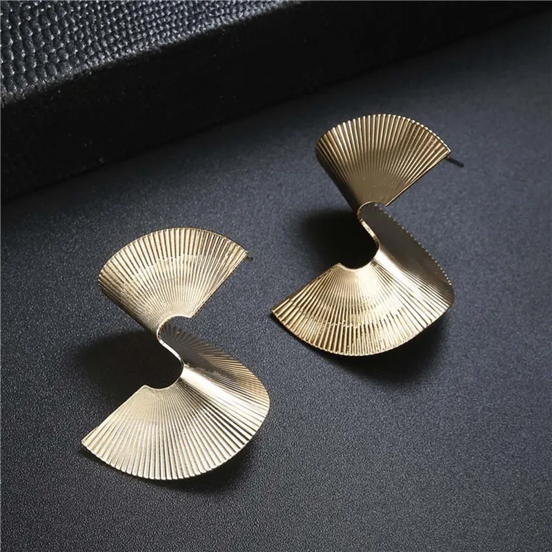 

Personalized Punk Style Fashion Irregular Spiral Geometric Earrings For Women Hyperbole Gold Silver Metal Drop Earring Dangle