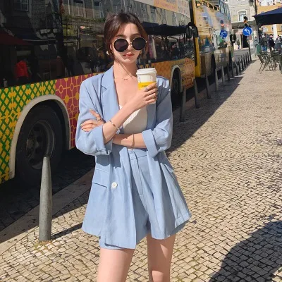 

Photo Shoot High Quality Cotton Linen Set Loose-Fit Light Blue Elegant Suit Jacket with Straight-Cut Shorts Two-Piece Set Commut