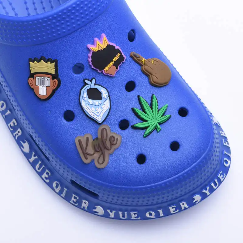 croc badges